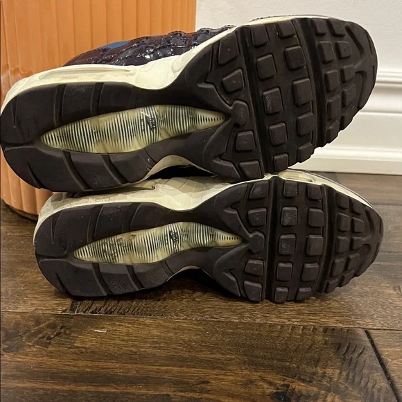 Nike Air Max 95 SE Port Wine / Space Blue - Picture 9 of 9